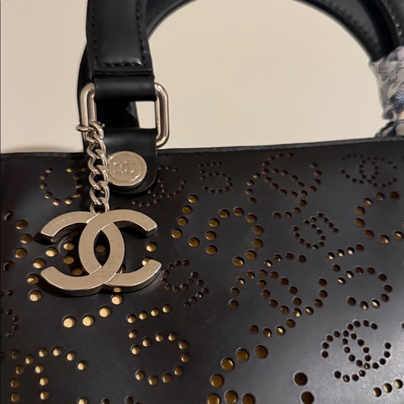 Retail $5000 Chanel tote leather bag authentic rare - Picture 13 of 17